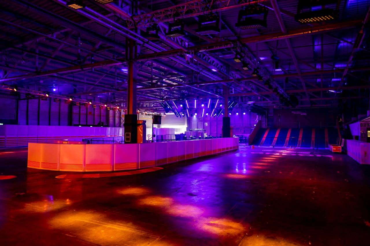 عشاق السرعة على موعدٍ كبير مع أحدث سلسلة سباقات   إنطلاقة مثاليّة لبطولة إي سكوتر العالمية