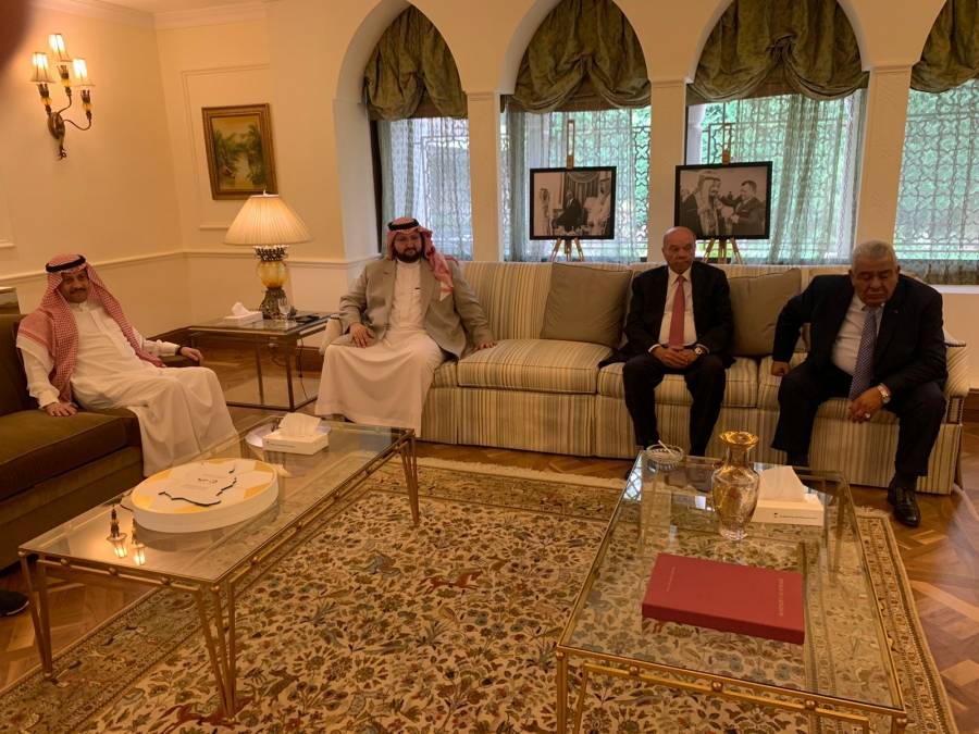 السديري يقيم مأدبة غداء تكريمًا لصاحب السمو الملكي الأمير عبدالعزيز بن طلال بن عبدالعزيز