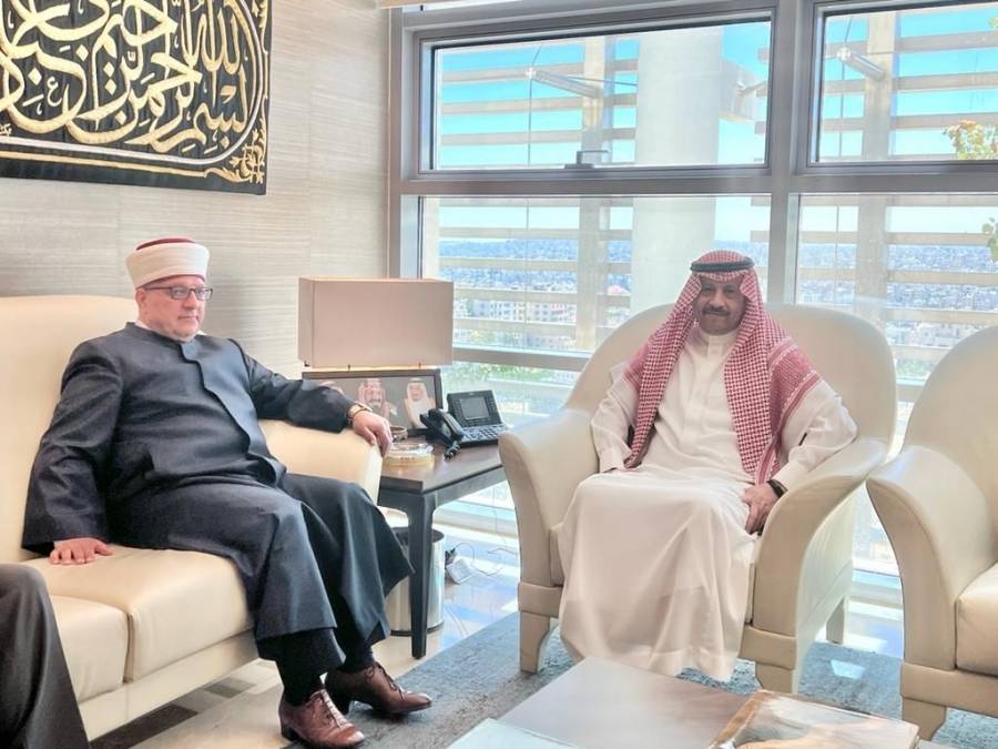سفير المملكة لدى الأردن يستقبل وزير الأوقاف الفلسطيني