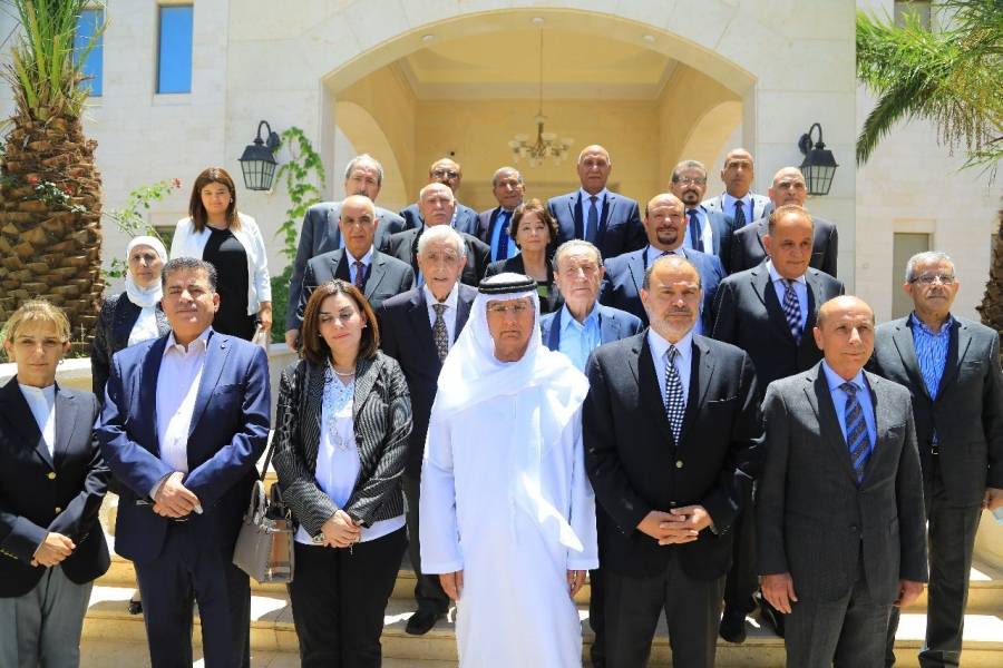 سفارة الإمارات تواصل استقبال المعزين بوفاة الشيخ خليفة بن زايد