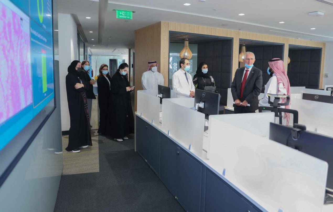 وزير الصحة السعودي يلتقي السفير الدنماركي