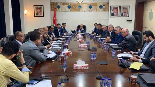وزارة الإدارة المحلية قدمت طلبا لرفع قيمة المكافآت لرئيس وأعضاء مجالس المحافظات