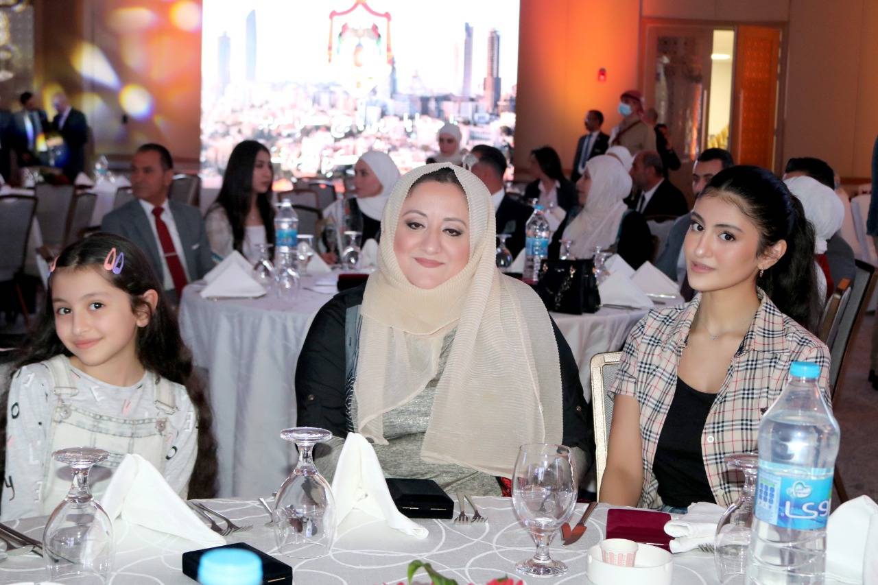 حفل لتكريم صناع مسلسل حضور لموكب الغياب  صور