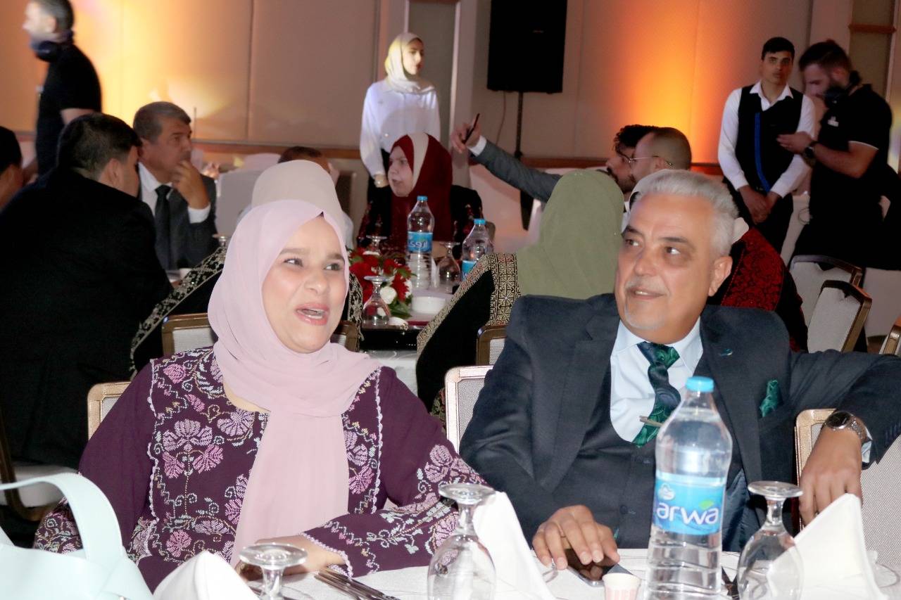 حفل لتكريم صناع مسلسل حضور لموكب الغياب  صور
