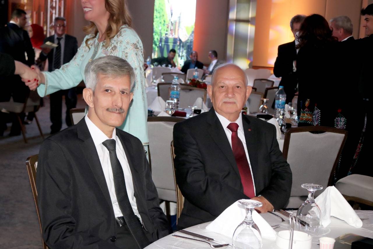 حفل لتكريم صناع مسلسل حضور لموكب الغياب  صور