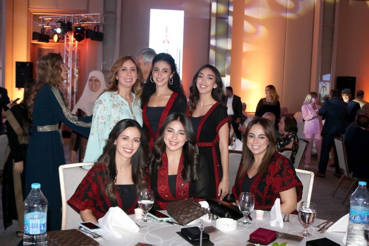 حفل لتكريم صناع مسلسل حضور لموكب الغياب  صور