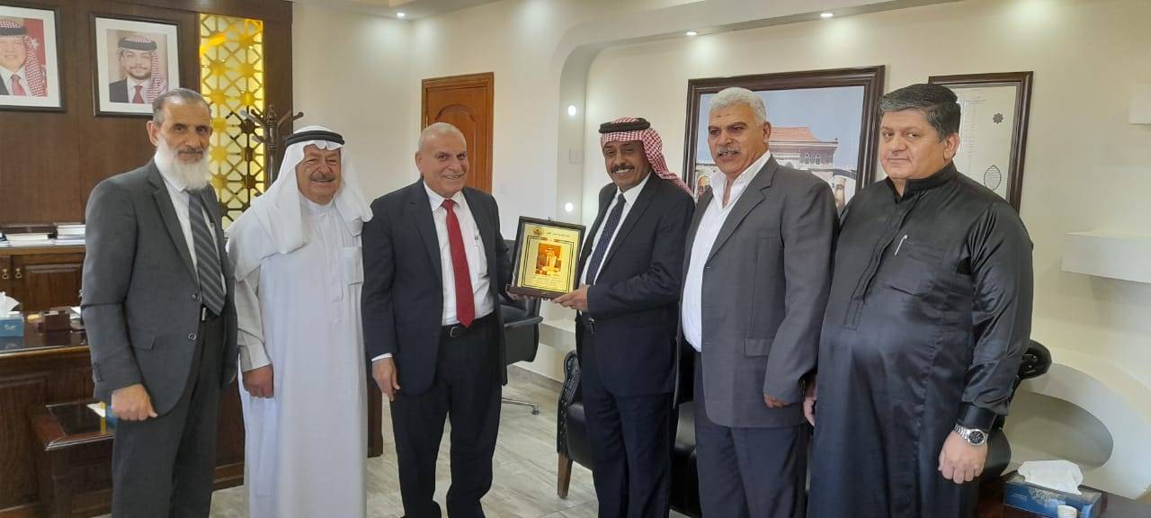 مستشار الملك لشؤون العشائر يلتقي وفد من جمعية عشائر بيت محسير