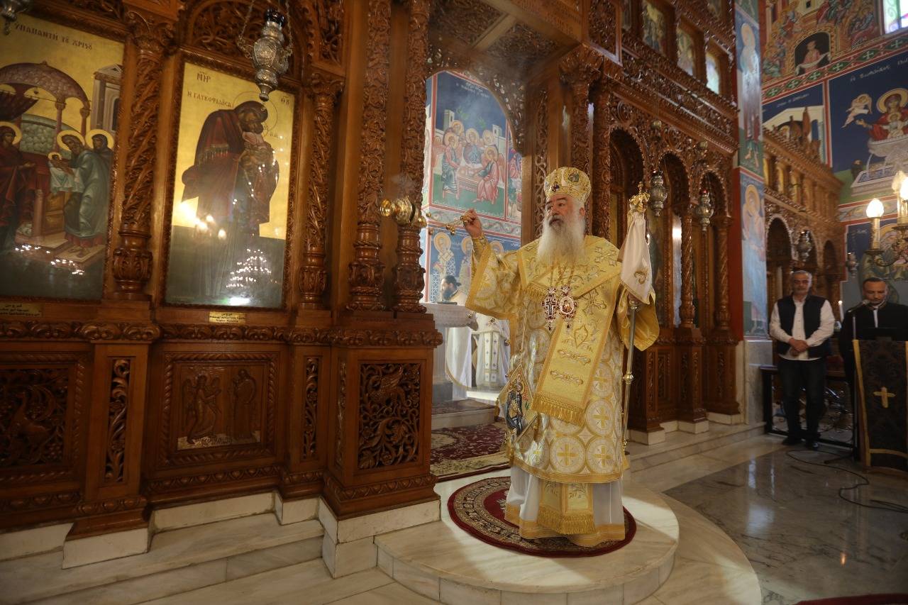 إحتفالُ الكنيسةِ الأرثوذكسيَّةِ بعيدِ الإستقلالِ وحضورٌ عسكريٌّ مَهيب  