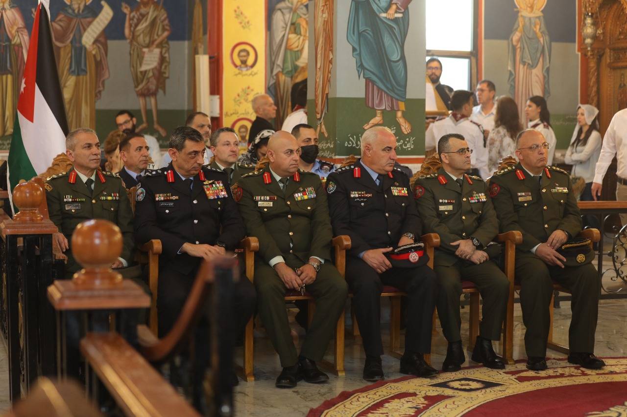 إحتفالُ الكنيسةِ الأرثوذكسيَّةِ بعيدِ الإستقلالِ وحضورٌ عسكريٌّ مَهيب  