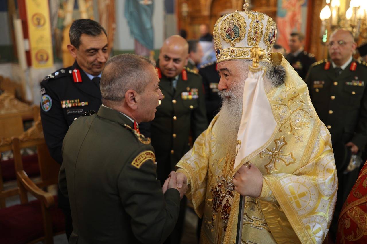 إحتفالُ الكنيسةِ الأرثوذكسيَّةِ بعيدِ الإستقلالِ وحضورٌ عسكريٌّ مَهيب  
