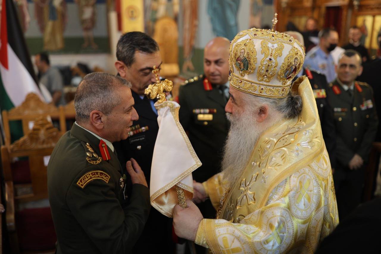 إحتفالُ الكنيسةِ الأرثوذكسيَّةِ بعيدِ الإستقلالِ وحضورٌ عسكريٌّ مَهيب  