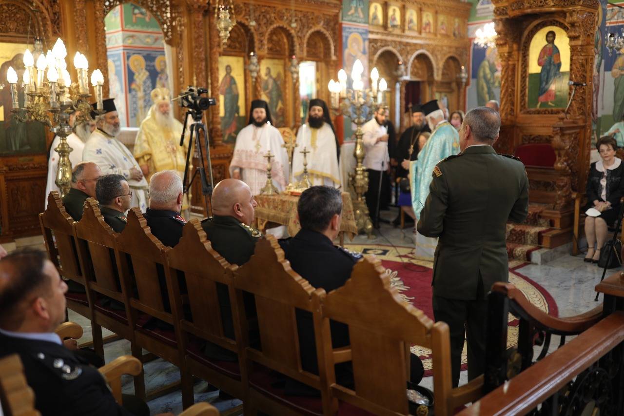 إحتفالُ الكنيسةِ الأرثوذكسيَّةِ بعيدِ الإستقلالِ وحضورٌ عسكريٌّ مَهيب  