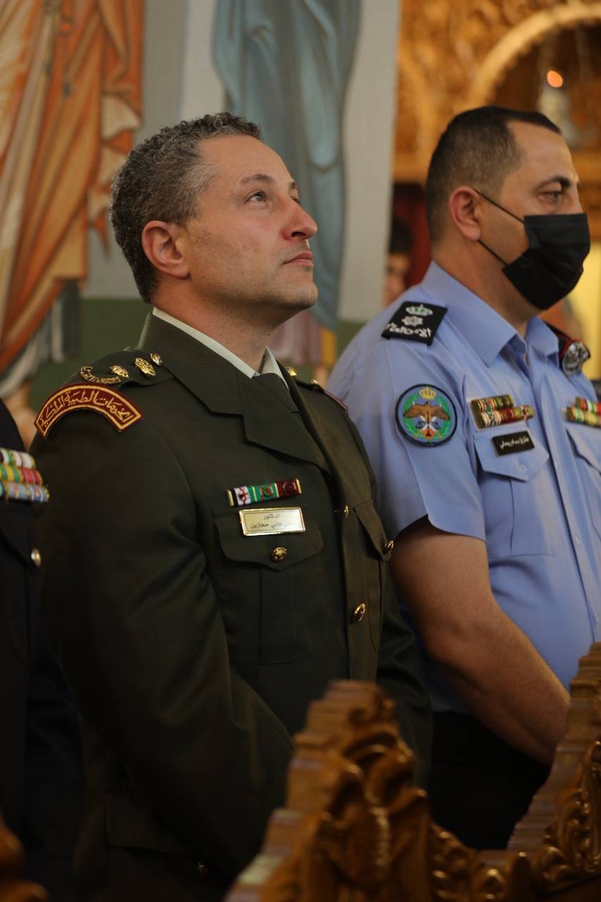 إحتفالُ الكنيسةِ الأرثوذكسيَّةِ بعيدِ الإستقلالِ وحضورٌ عسكريٌّ مَهيب  