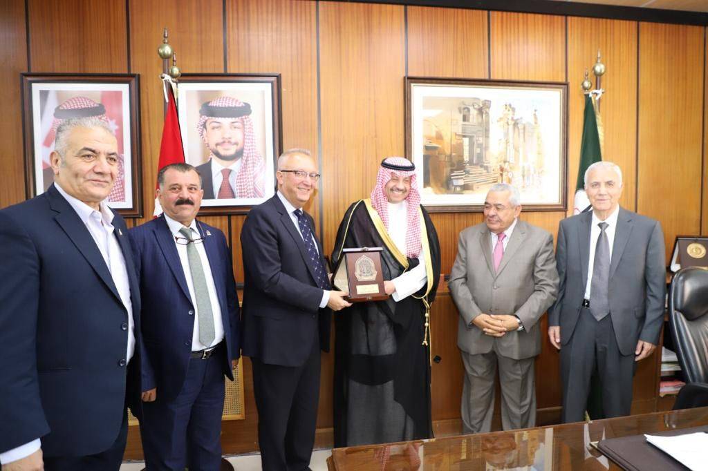 السفير السعودي السديري يلقي محاضرة  عنوانها  العلاقات السعودية الأردنية تاريخية واستراتيجية.