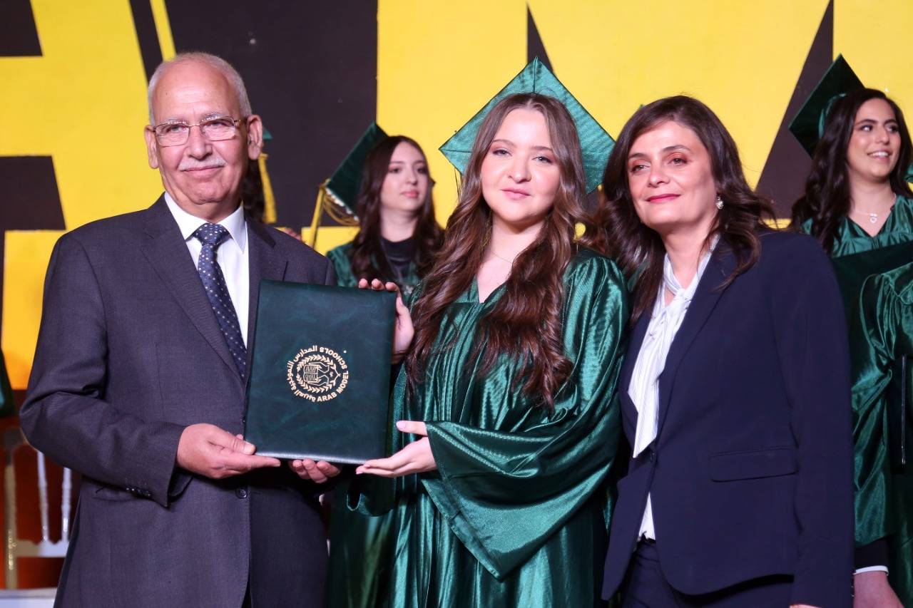 سمارة يرعى حفل تخريج فوج الشهيدة شيرين ابو عاقلة، في المدارس النموذجية العربية