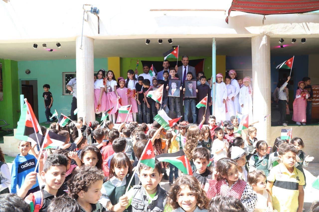 قطاع الإدارة المحلية يتصدر مشهد الاحتفالات بعيد استقلال المملكة الـ (76) صور