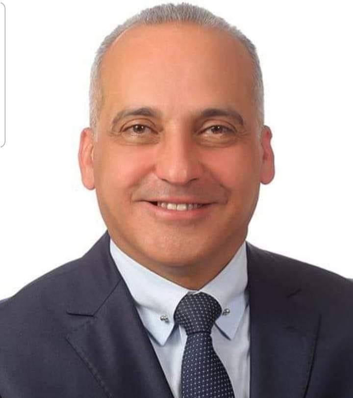 المحامي ابوخروب وعائلته  يقدمون  التهنئة لاعضاء نقابة المحامين 