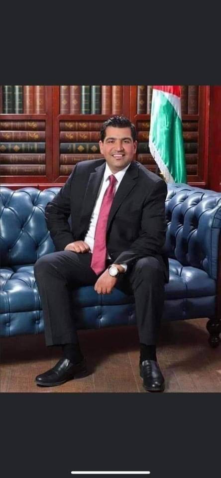 المحامي ابوخروب وعائلته  يقدمون  التهنئة لاعضاء نقابة المحامين 