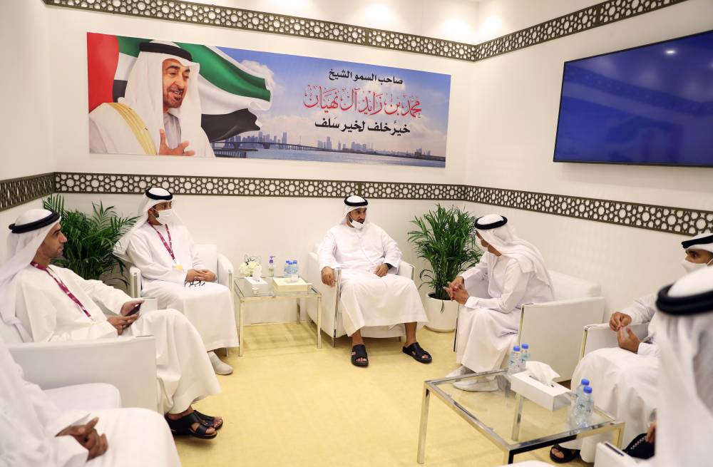 فارس خلف المزروعي يزور معرض أبوظبي الدولي للكتاب بدورته 31