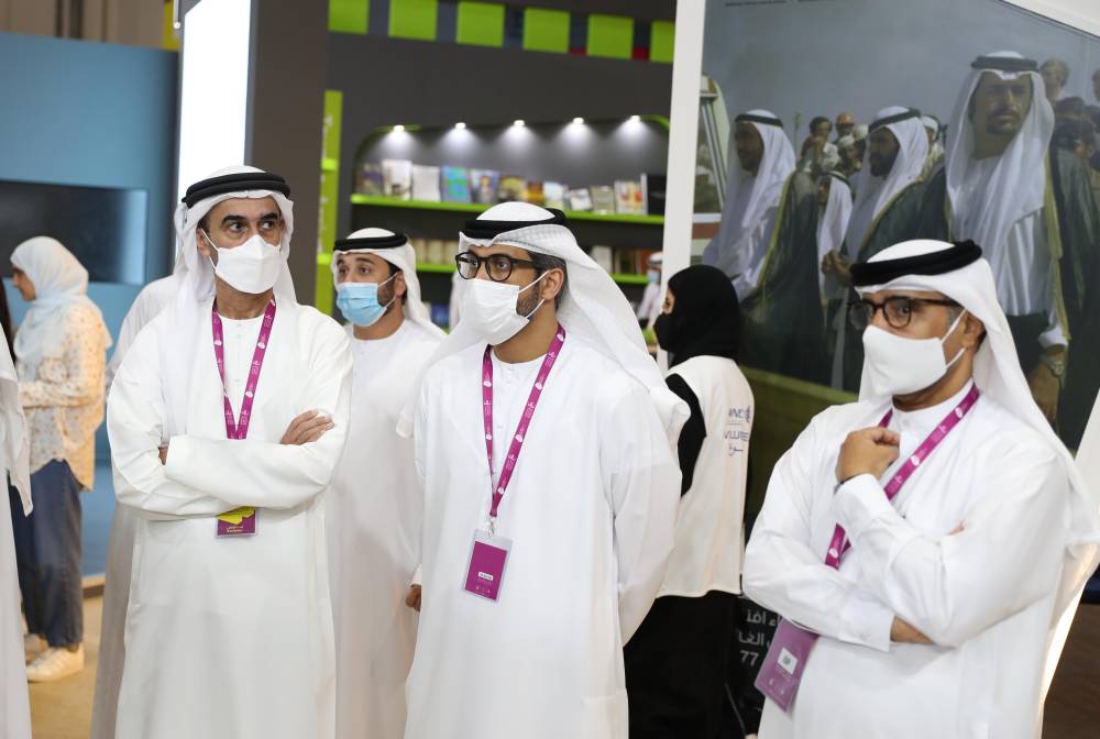 فارس خلف المزروعي يزور معرض أبوظبي الدولي للكتاب بدورته 31