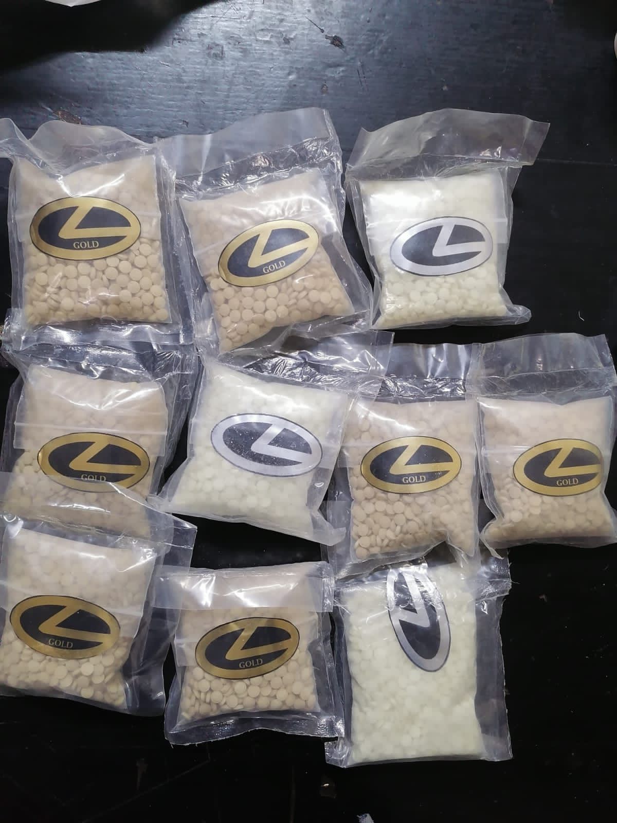 مكافحة المخدرات تضبط كميات كبيرة من المواد المخدرة خلال تعاملها مع اربع قضايا للاتجار والترويج .. تفاصيل 