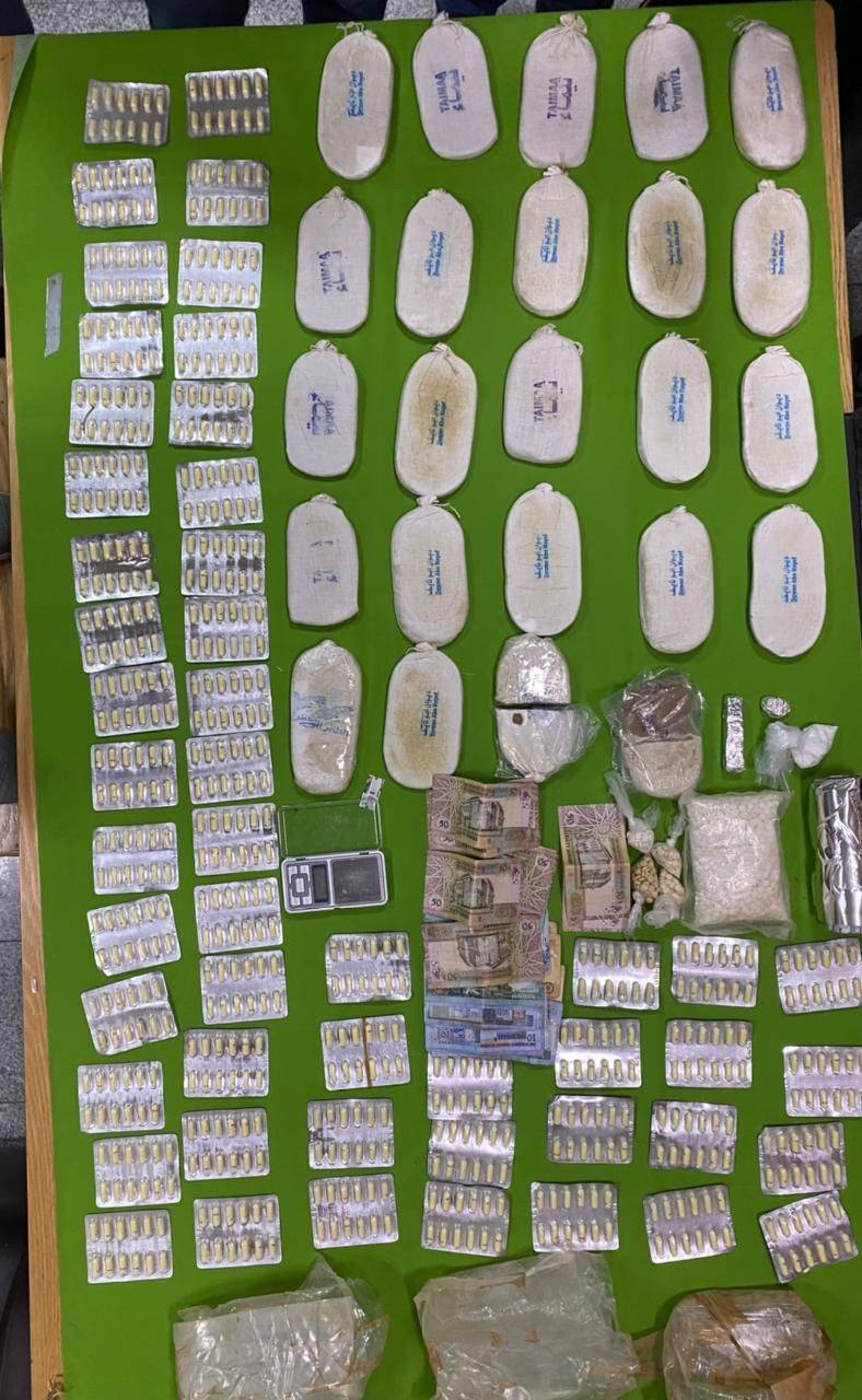 مكافحة المخدرات تضبط كميات كبيرة من المواد المخدرة خلال تعاملها مع اربع قضايا للاتجار والترويج .. تفاصيل 