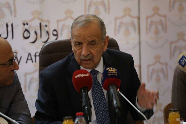 كريشان يبحث آليات تنفيذ توصيات لجنة تمكين المرأة والشباب  صور