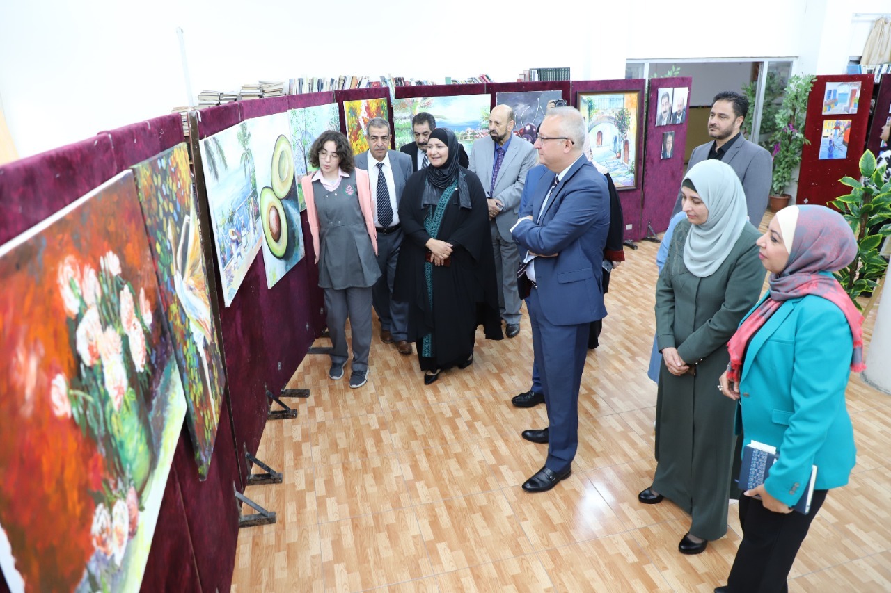 نموذجية اليرموك تنظم معرضا فنيا لطلبتها احتفاء بعيد الاستقلال