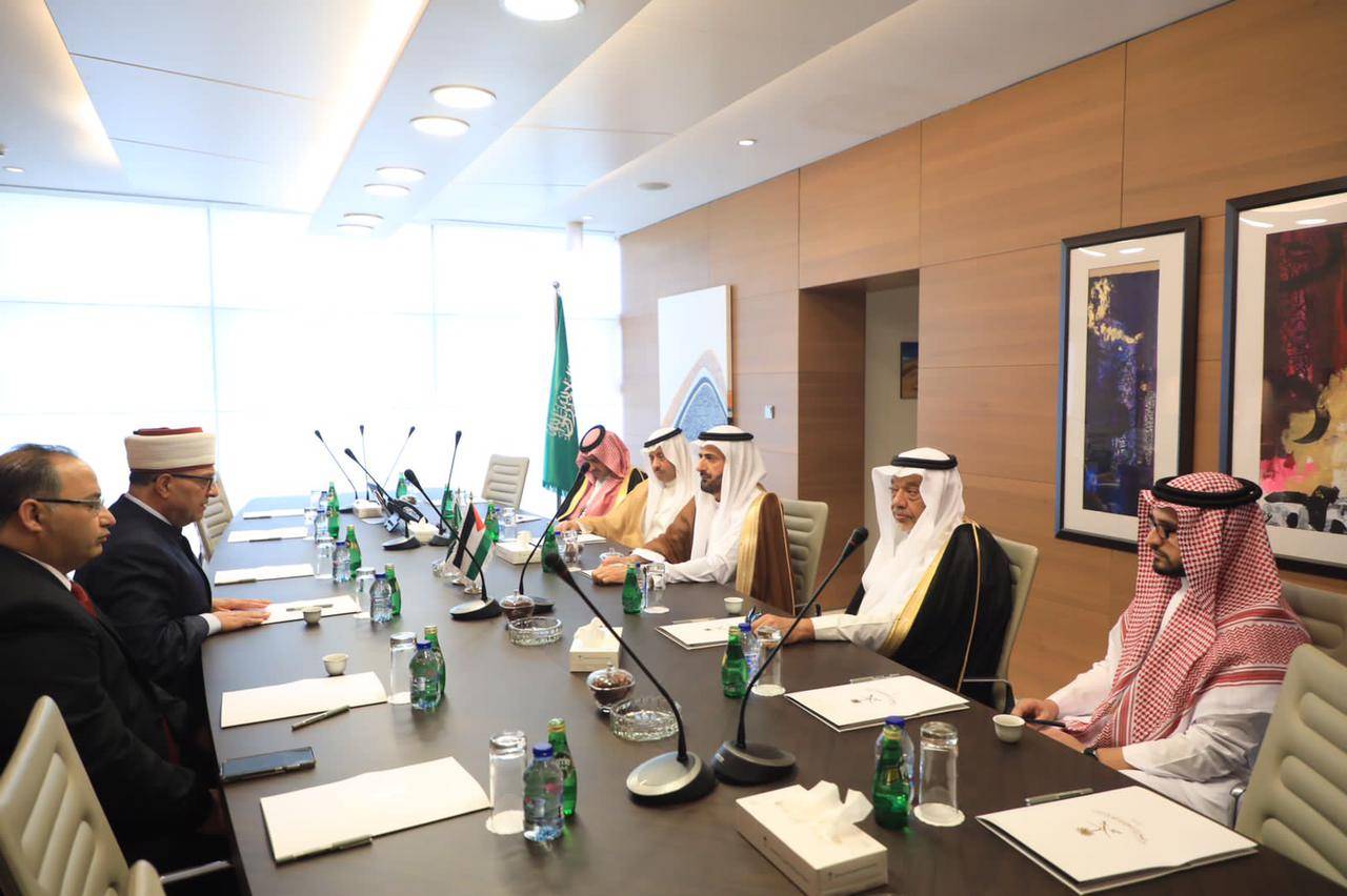 وزيرا الحج السعودي والفلسطيني يبحثان أوجه التعاون والتنسيق بين البلدين