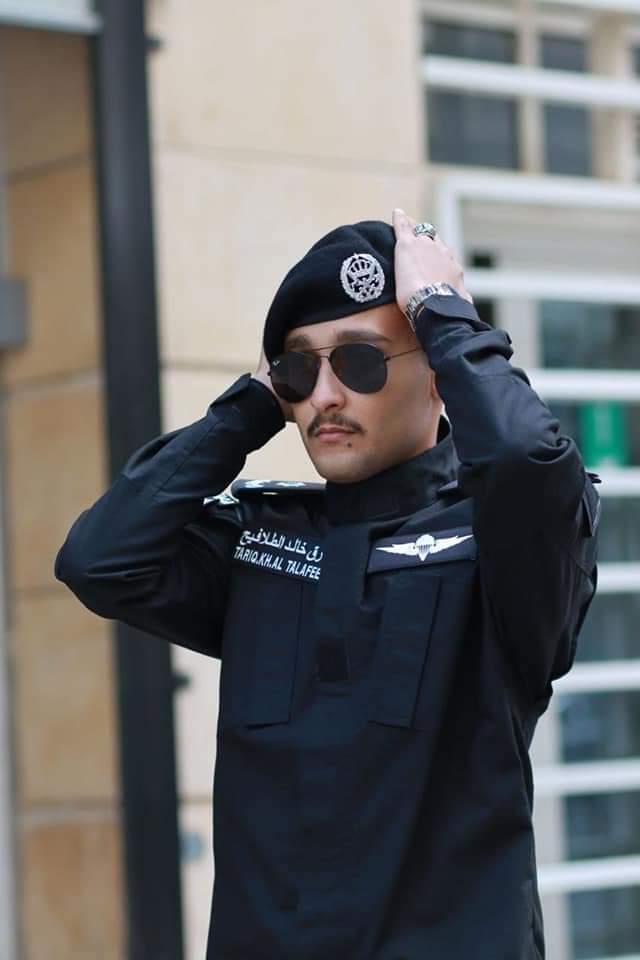 مدرسة الحنيفيه الاساسيه تهنئ شيرين الطلافيح بمناسبة تخرج ابنها طارق  من جامعة مؤته الجناح العسكري