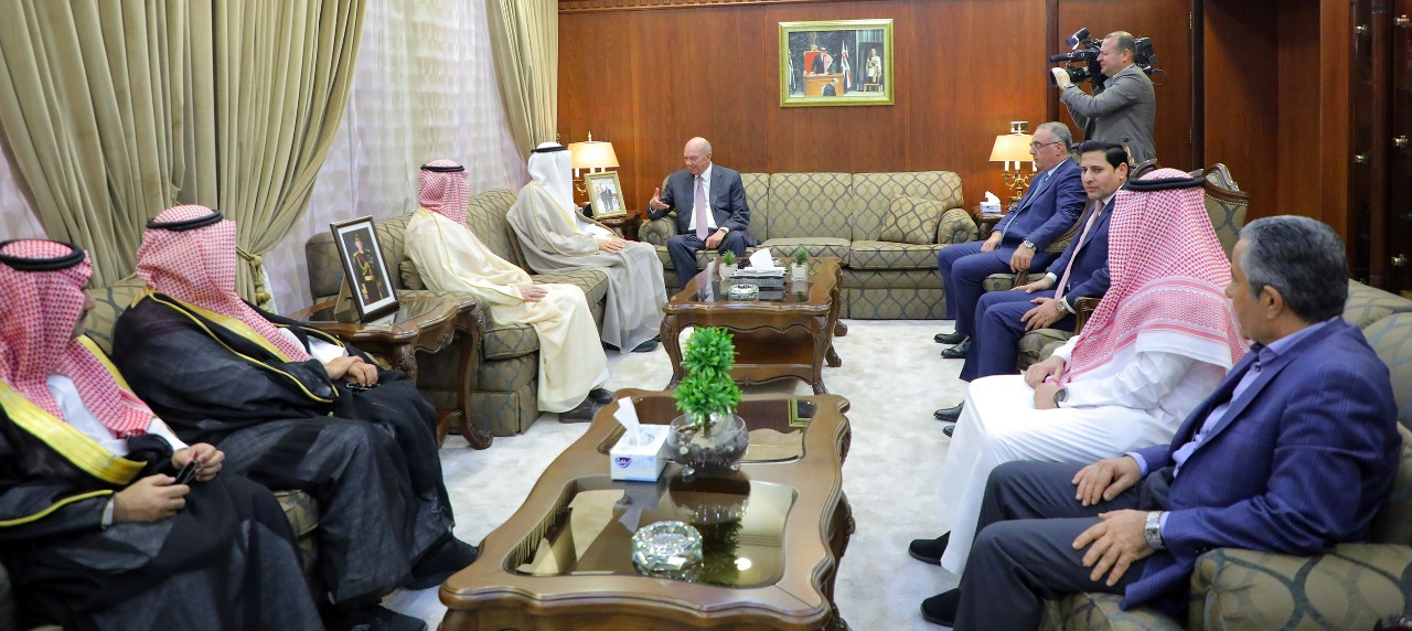 رئيس مجلس الاعيان يلتقي وزير الحج والعمرة السعودي