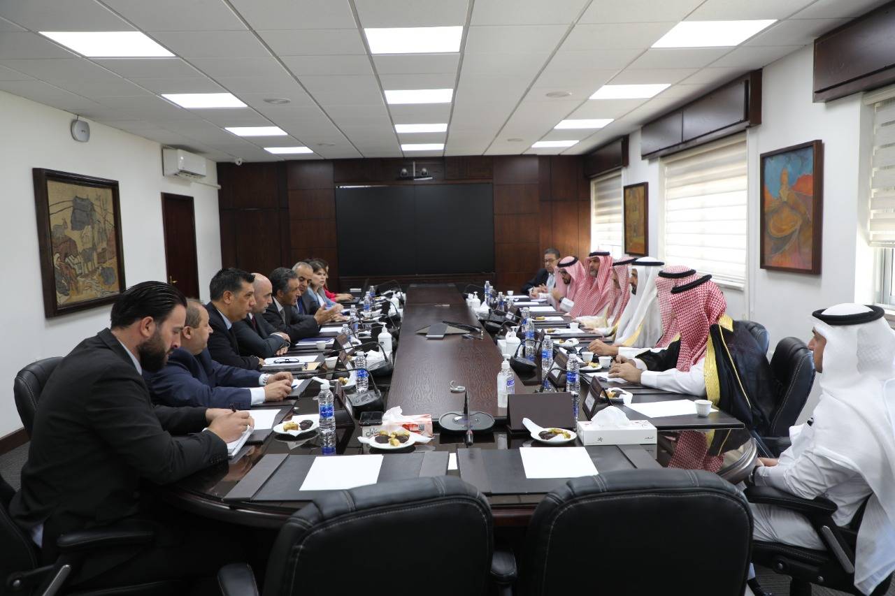  وزير السياحة والآثار يلتقي وزير الحج والعمرة السعودي