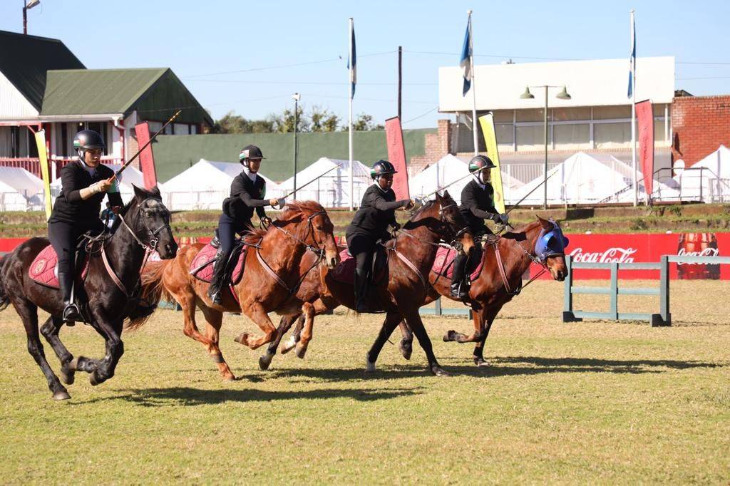 فرسان الأمن العام يواصلون تميزهم في اللقاء الدولي في جنوب افريقيا .