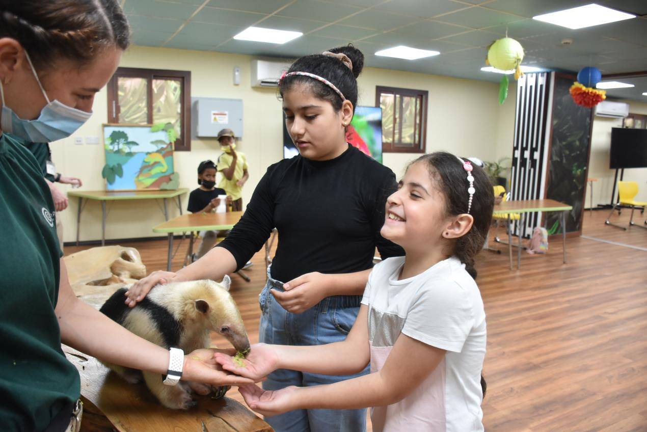 سمو الشيخة صنعا آل مكتوم تتقاسم لحظات السعادة مع الأطفال الأيتام والمحرومين