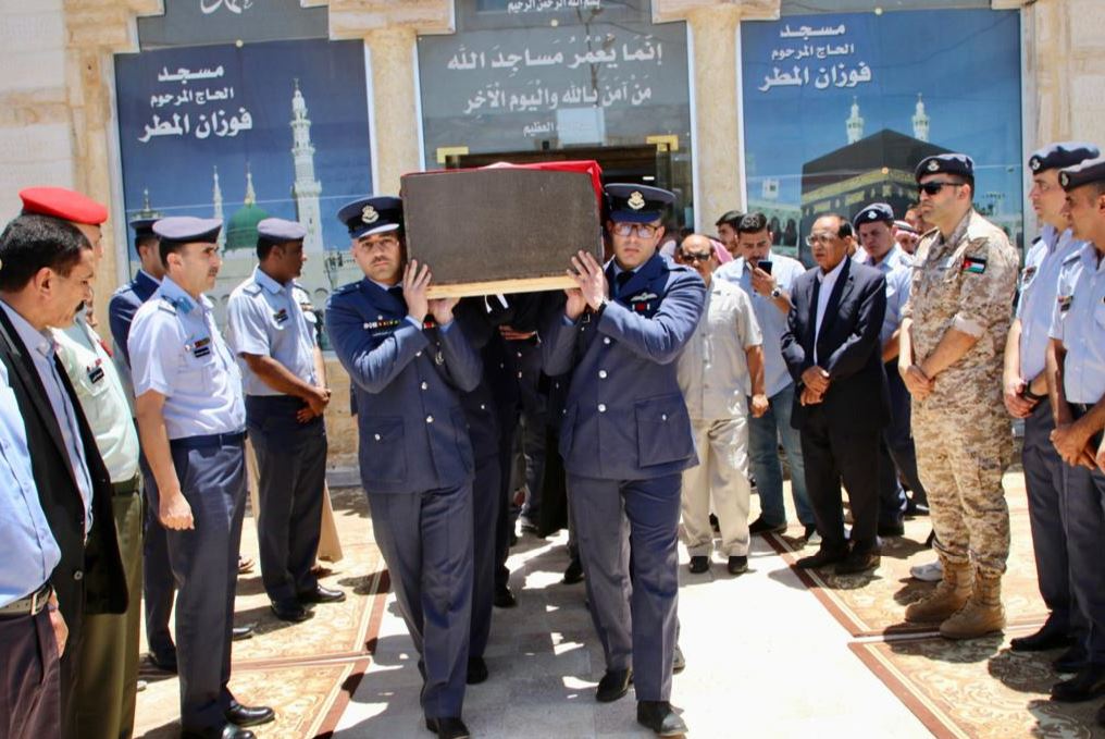 القوات المسلحة تشيع جثمان الشهيد الرائد الطيار بلال مشهور الشوفيين