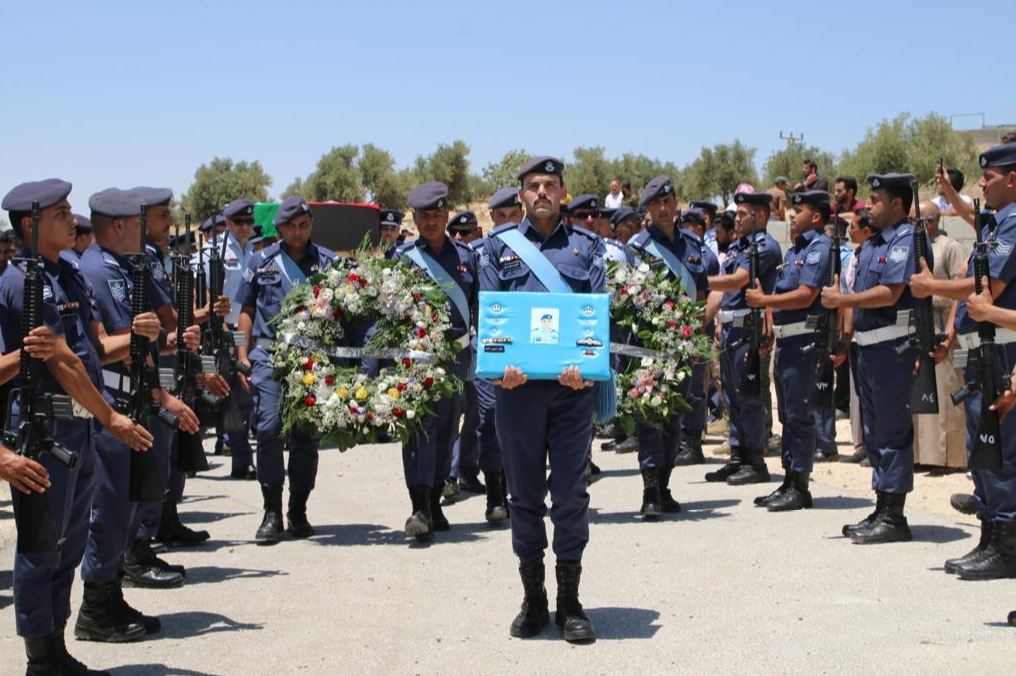 القوات المسلحة تشيع جثمان الشهيد الرائد الطيار بلال مشهور الشوفيين