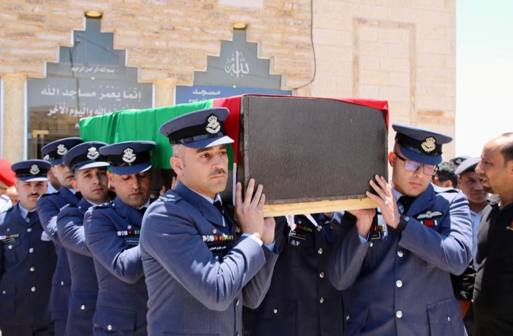 القوات المسلحة تشيع جثمان الشهيد الرائد الطيار بلال مشهور الشوفيين