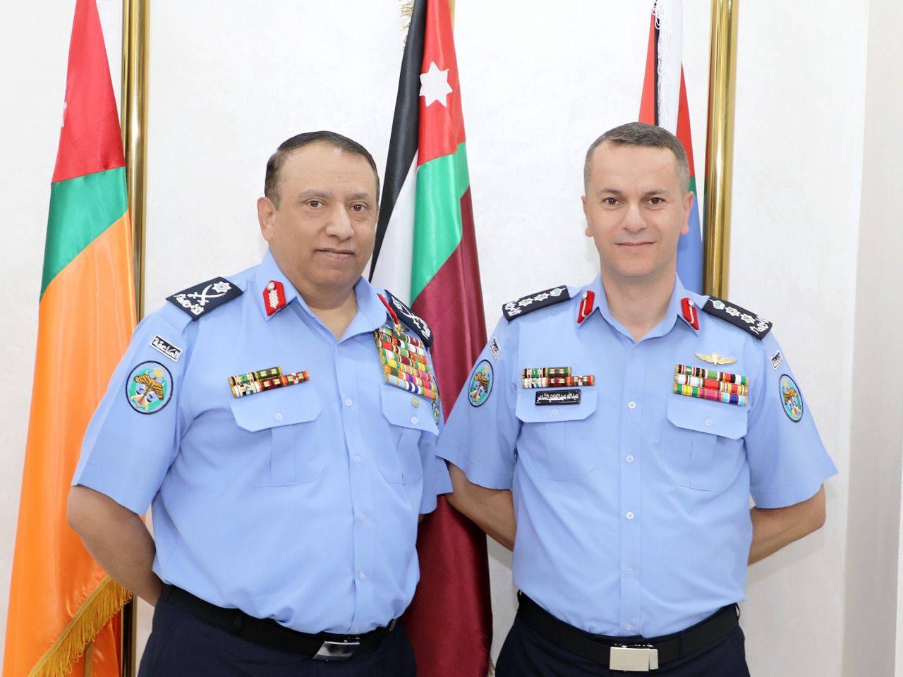 مندوباً عن الحواتمة.. العميد ابو شتال يقلد الرتب الجديدة لكبار الضباط الذين صدرت الإرادة الملكية بترفيعهم لرتبة عقيد 