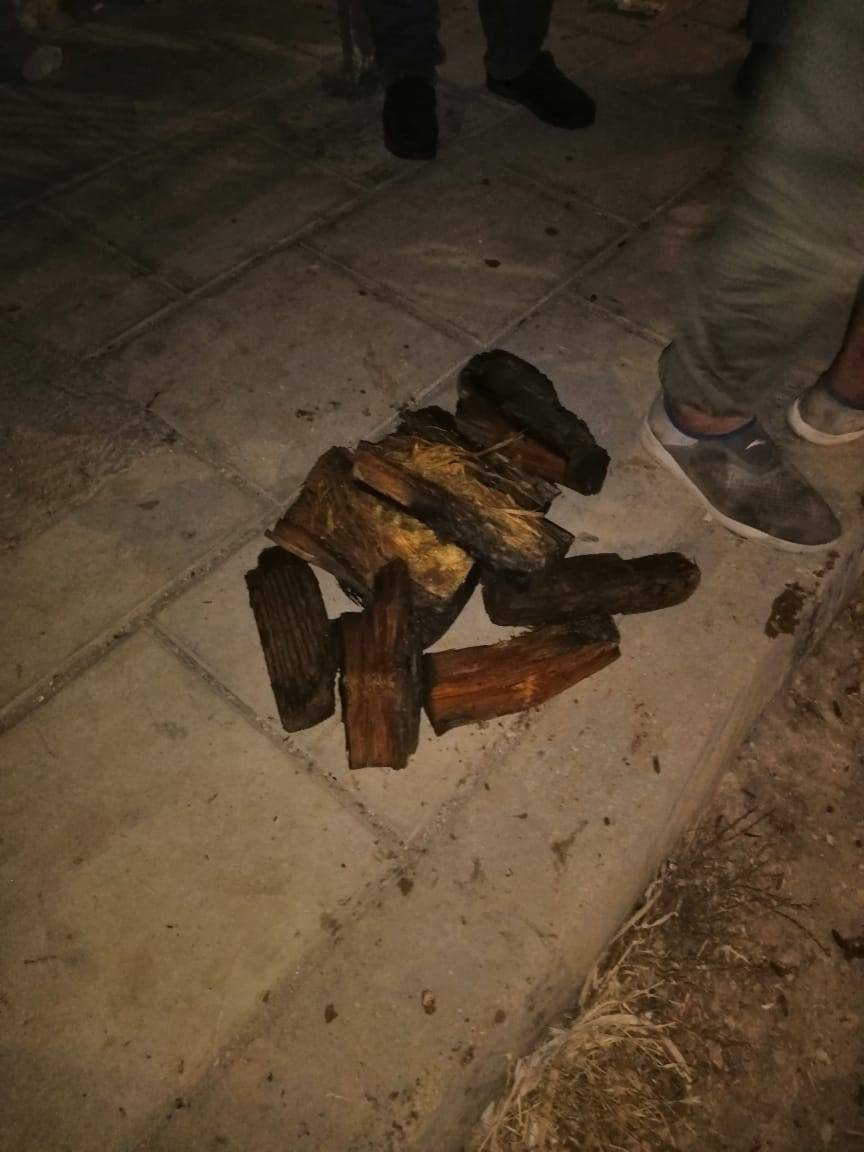 المياه : جذوع شجر داخل خط ناقل ساكب جرش  تتسبب بانسداد الخط