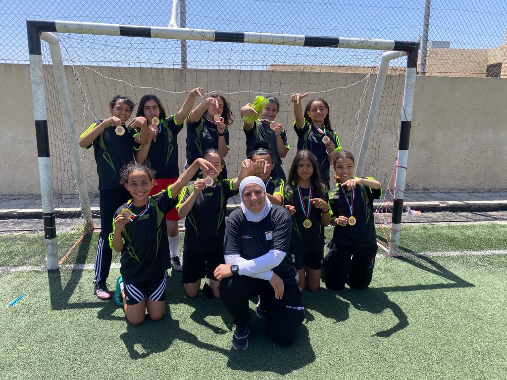 مدارس النظم الحديثة تجني الذهب