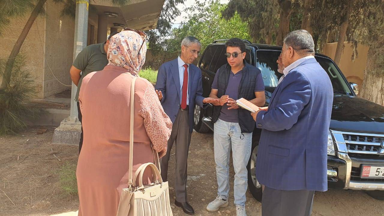 محافظ المفرق سلمان النجادا يتفقد محطة ضخ مياه الزعتري للاطمئنان على الواقع المائي في المحافظة