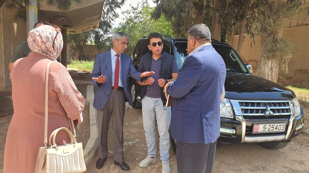 محافظ المفرق سلمان النجادا يتفقد محطة ضخ مياه الزعتري للاطمئنان على الواقع المائي في المحافظة