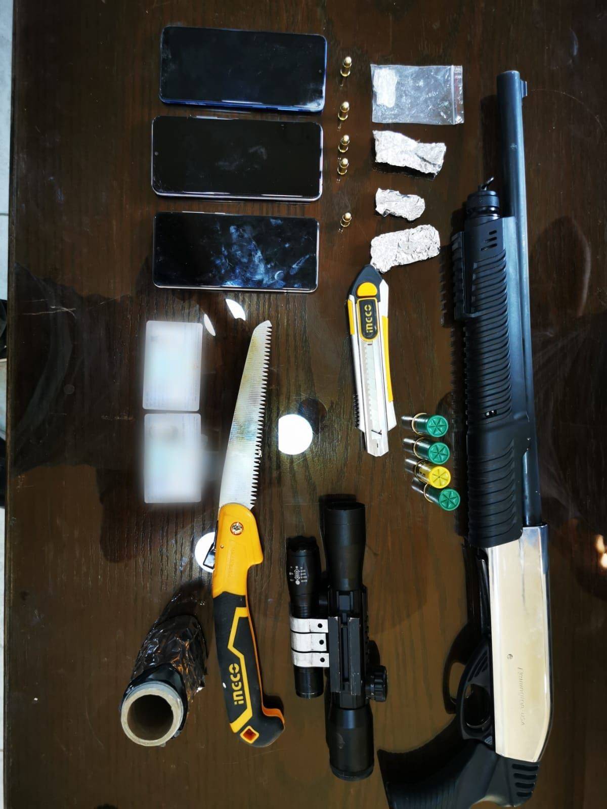 مكافحة المخدرات تواصل مداهمة مروجي ومتاجري المخدرات وتحبط محاولات بيع وتهريب، وتلقي القبض على المتورطين   