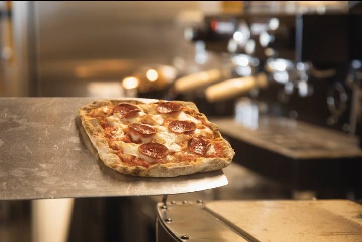 بينزا تدخل عجينتها المميزة في 50 موقعاً من فروغ بيكريا بمحطات إمارات للبترول