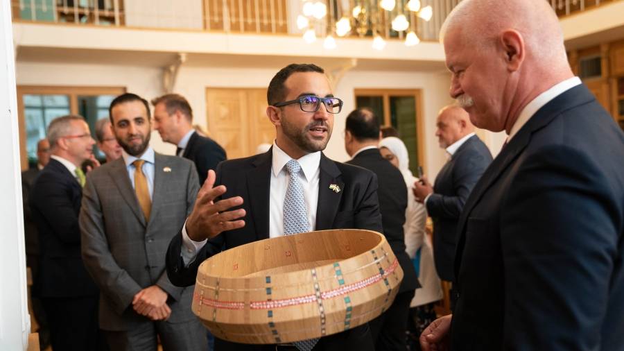 وفد العلاقات الحكومية بالشارقة يلتقي وزير الثقافة المجري وعدداً من المسؤولين ويبحث التعاون المشترك بين الطرفين