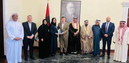 ملتقى التسامح عبر الثقافات يكرم الدكتورة فاطمة الدربي لتقديمها ورقة عمل بعنوانالإمارات جذور التسامح