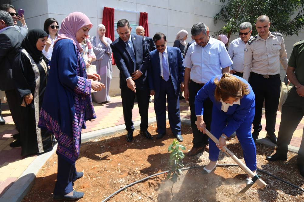 سلطة جودة البيئة والجامعة العربية الأميركية يحيان يوم البيئة العالمي بحفل وطني في رام الله