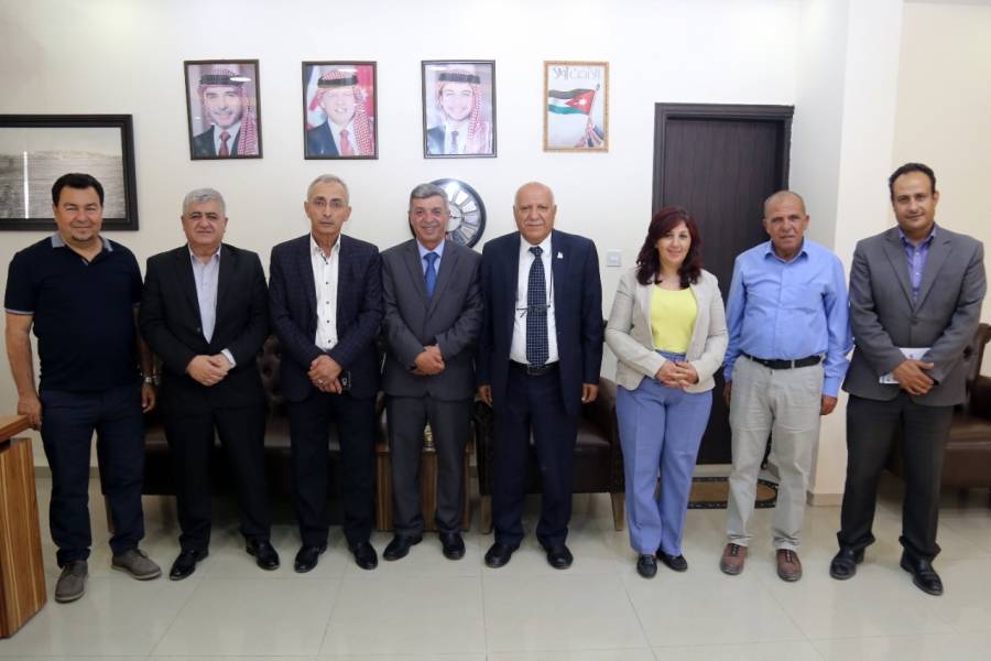 وفد من نقابة المهندسين الاردنيين يزور بلدية مأدبا