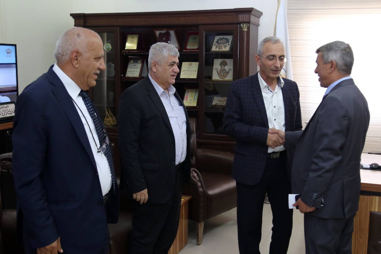 وفد من نقابة المهندسين الاردنيين يزور بلدية مأدبا