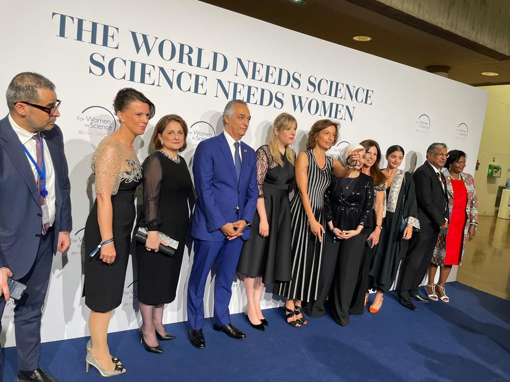 لينا ونوف تحصدان جائزة للمواهب الدولية الصاعدة للمرأة في مجال العلوم